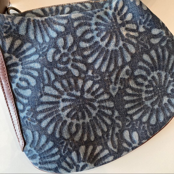 Authentic Vintage Fendi Saddle Bag MAKE ME AN OFFER - Picture 3 of 10